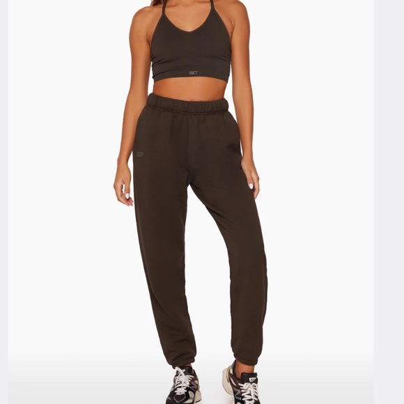 SET Active Pants - Sold on Depop - SET ACTIVE Unisex Sweatpants - ESPRESSO
L / Espresso